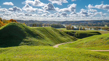 Kernavės piliakalnių apylinkės
