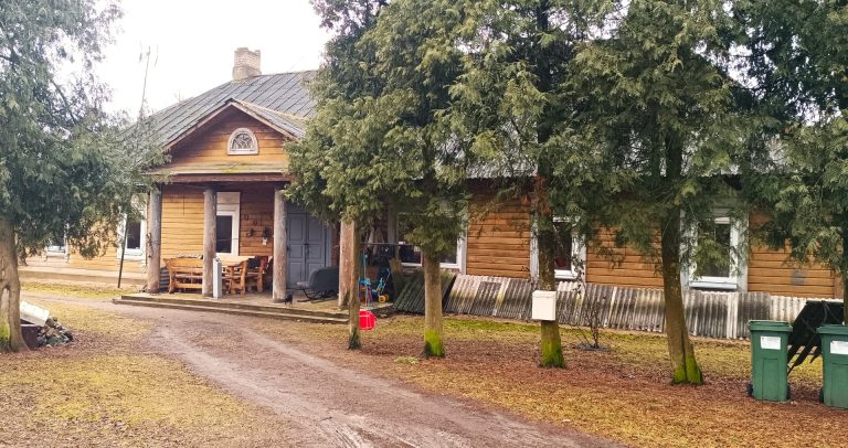 Viršuliškių dvaro sodyba