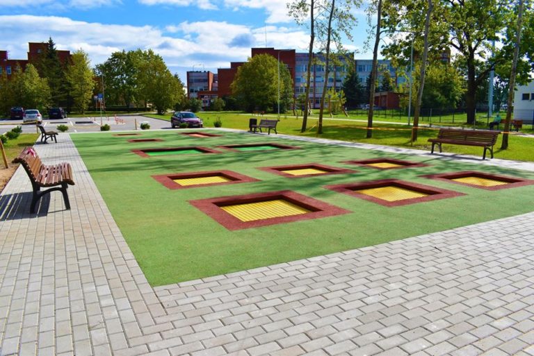 Lauko batutų parkas Širvintų mieste
