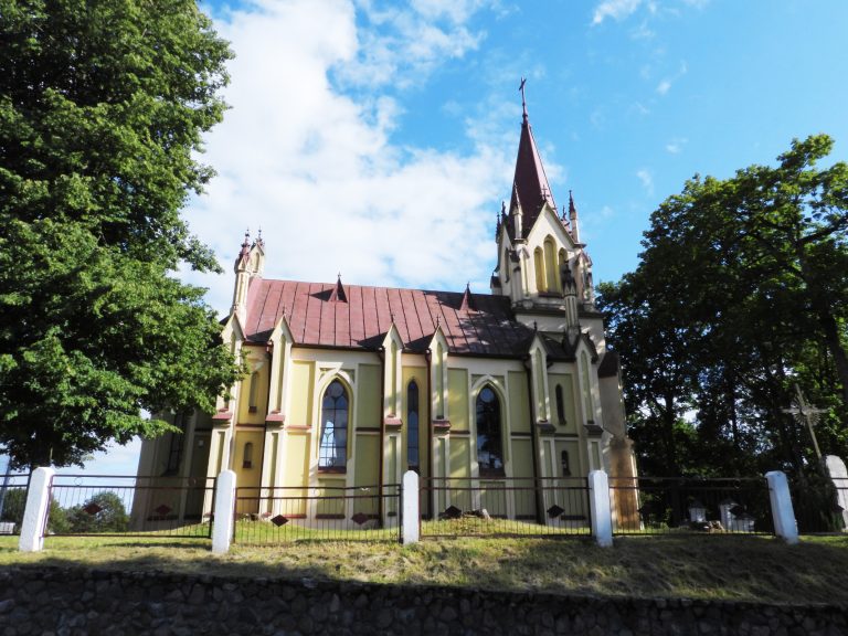 Šešuolėlių Švč. Mergelės Marijos, Visų Malonių Tarpininkės, bažnyčia