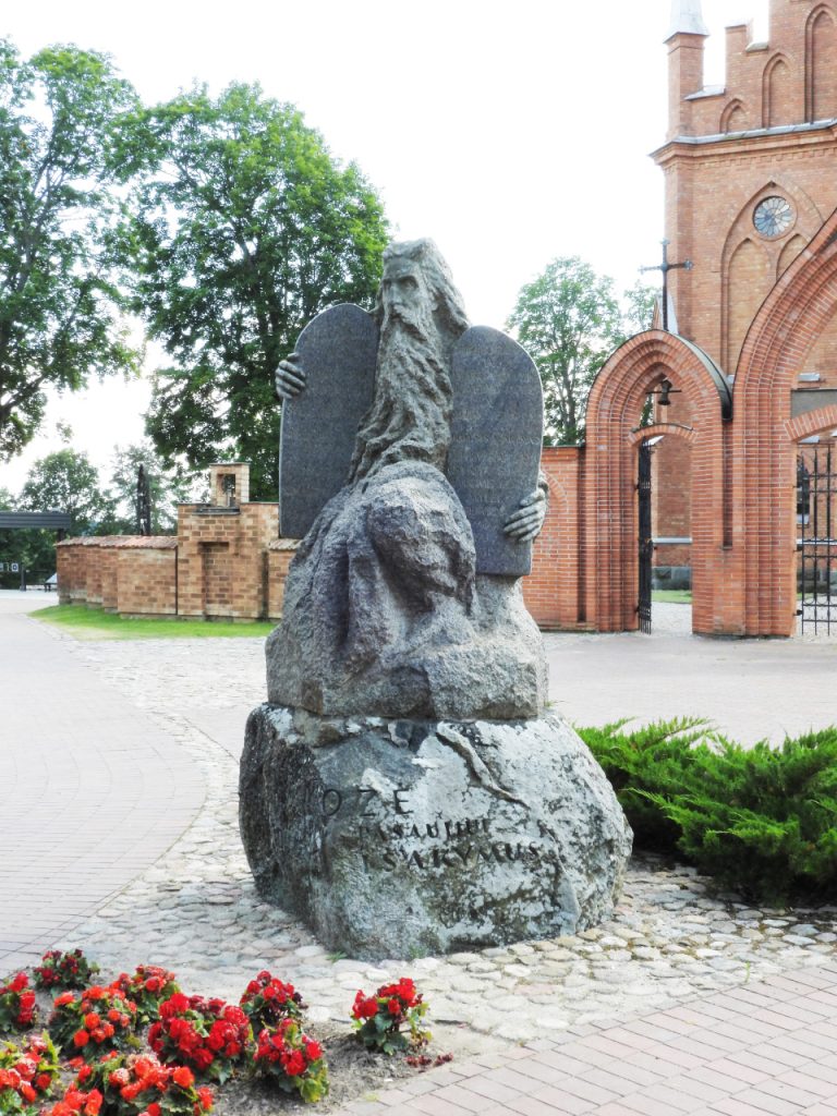 Skulptūra „Mozė“