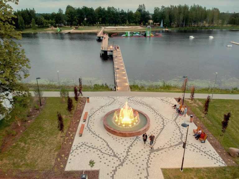 Skveras prie Širvintų tvenkinio